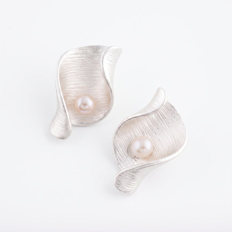 Shell Pearl Statement Studs